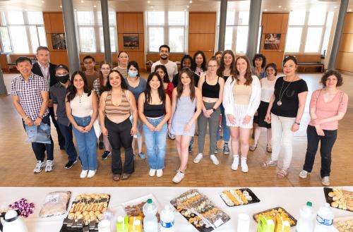 Les ��tudiants de la French Summer School 2023 accueillis au Salon des Symboles Nord 